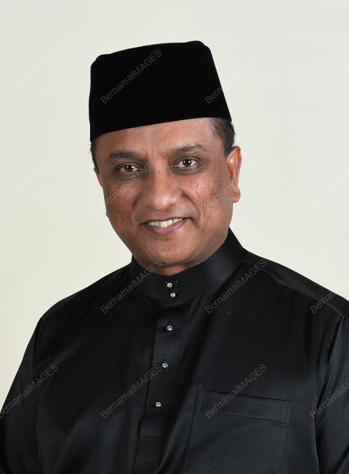 DATUK SERI REEZAL MERICAN NAINA MERICAN