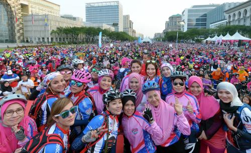 PTJ08_11032017_WANITA