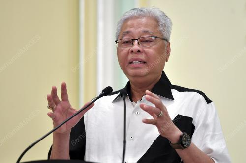 DATUK SERI ISMAIL SABRI YAAKOB