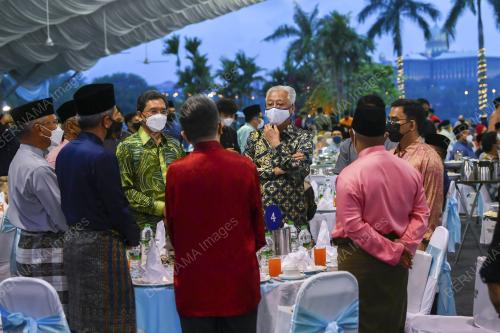 DATUK SERI ISMAIL SABRI YAAKOB