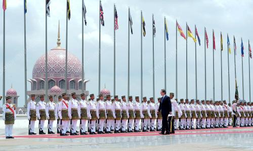 PTJ08_12042012_MSIA_UK