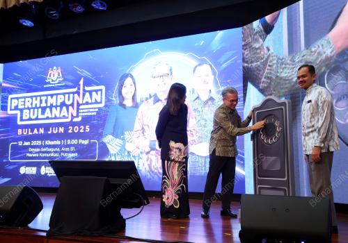 DATUK FAHMI FADZIL