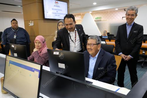 TAN SRI WAN AHMAD DAHLAN ABDUL AZIZ