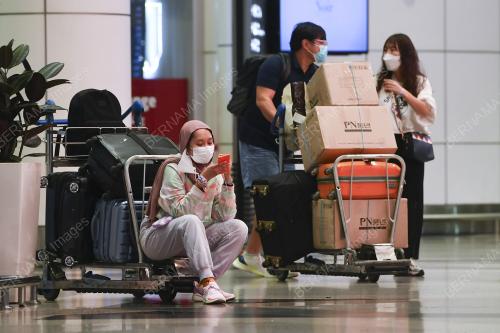 PEMGEMBARA LALUAN UDARA TIBA DI KLIA