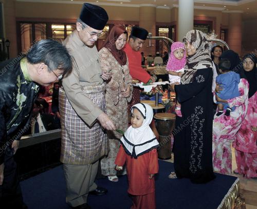 TUN ABDULLAH AHMAD BADAWI