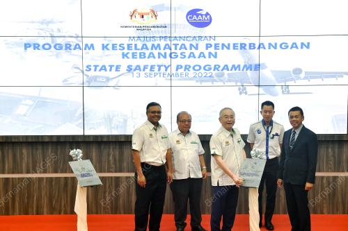 DATUK SERI IR DR WEE KA SIONG