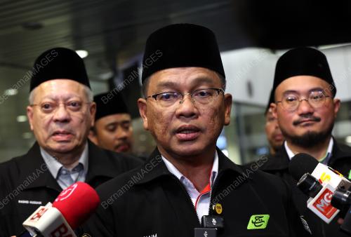 DATUK DR MOHD NA'IM MOKHTAR