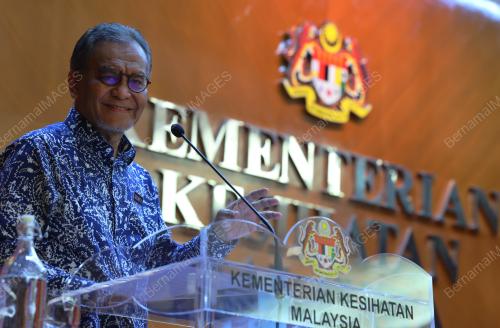 DATUK SERI DR DZULKEFLY AHMAD