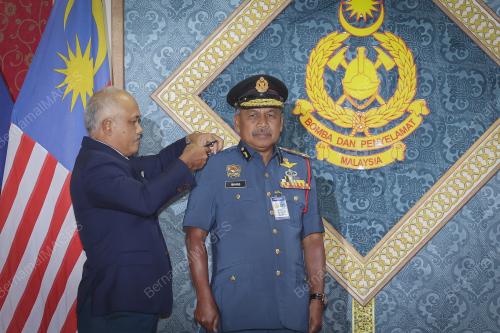 DATUK M NOOR AZMAN