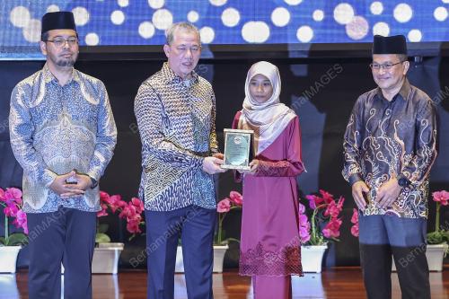 DATUK SERI FADILLAH YUSOF