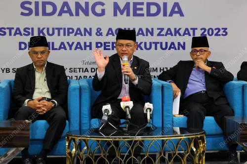DATUK DR MOHD NAI'M MOKHTAR