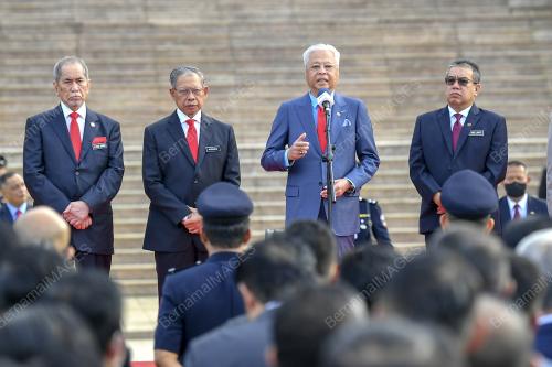 DATUK SERI ISMAIL SABRI YAAKOB