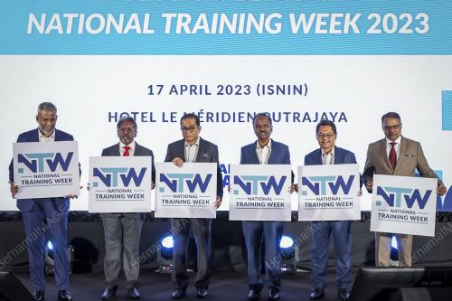 DATUK SERI MOHAMED KHALED NORDIN