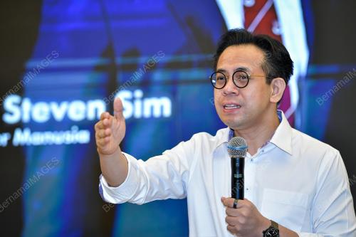 STEVEN SIM