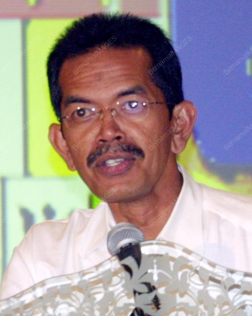 SETIAUSAHA AKHBAR AZHAR OTHMAN