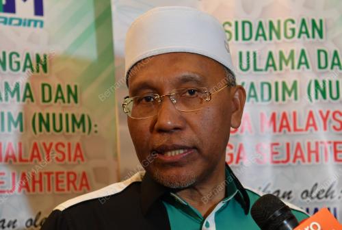 SENATOR DATUK IDRIS AHMAD