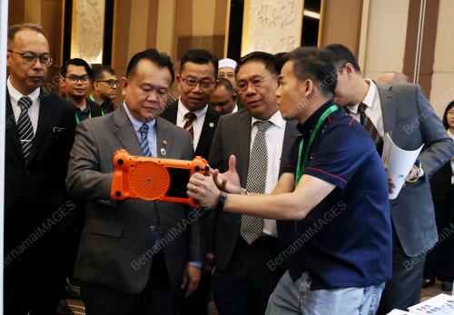 DATUK SERI ALEXANDER NANTA LINGGI