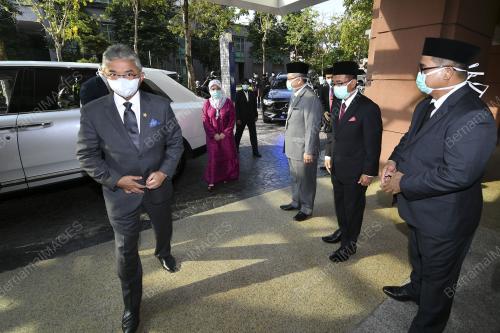 AL-SULTAN ABDULLAH RI`AYATUDDIN AL-MUSTAFA BILLAH SHAH