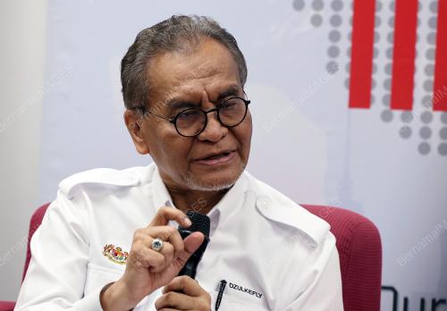 DATUK SERI DR DZULKEFLY AHMAD
