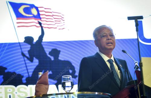 DATUK SERI ISMAIL SABRI YAAKOB