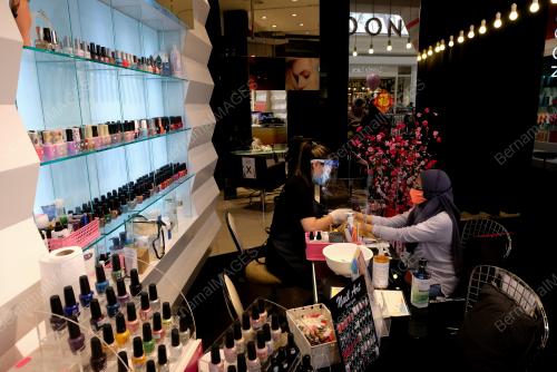 TINJAUAN SALON KECANTIKAN