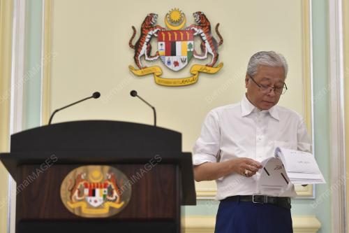 DATUK SERI ISMAIL SABRI YAAKOB