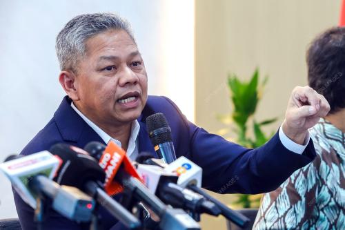 DATUK SERI FADLUN MAK UJUD