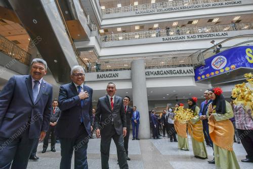 DATUK SERI HAMZAH ZAINUDIN