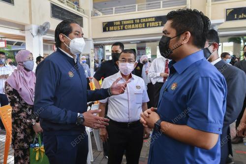 KHAIRY JAMALUDDIN & DR RADZI JIDIN