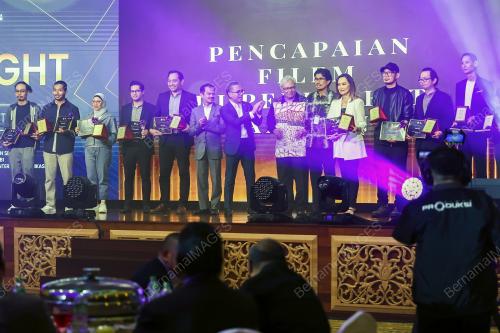 FAHMI FADZIL