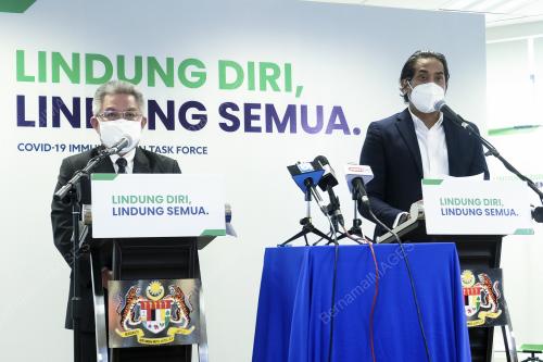 DATUK SERI DR ADHAM BABA & KHAIRY JAMALUDDIN
