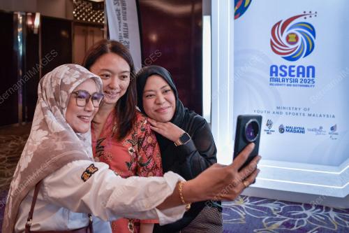 HANNAH YEOH