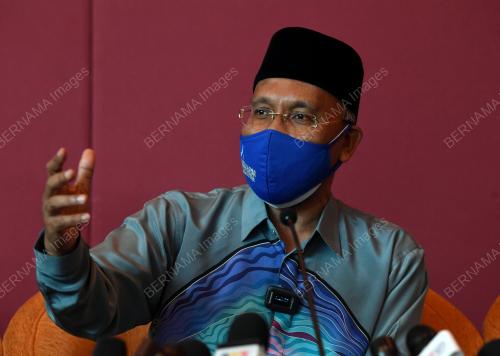 DATUK IDRIS AHMAD