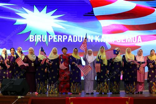 DATUK SERI DR WAN AZIZAH WAN ISMAIL
