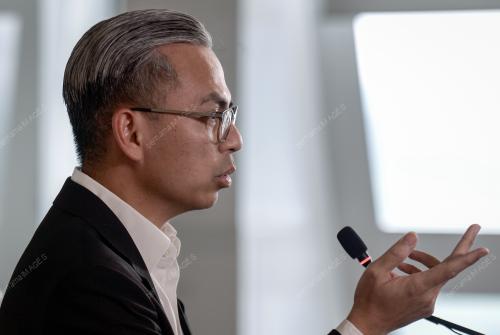 DATUK FAHMI FADZIL