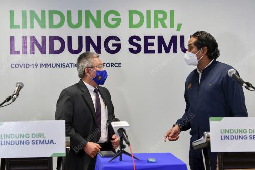 DATUK SERI DR ADHAM BABA & KHAIRY JAMALUDDIN