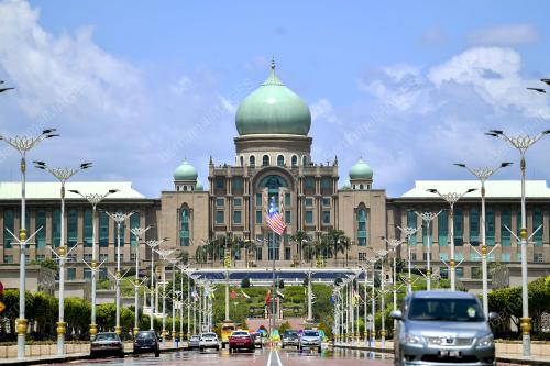 BANGUNAN PERDANA PUTRA