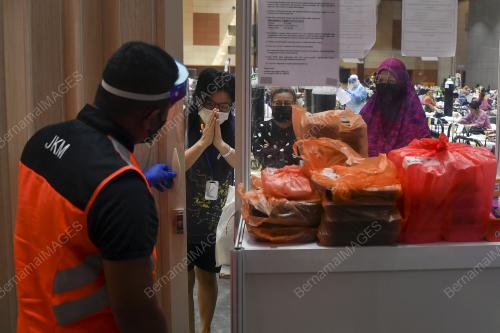 JKM URUS PENGHANTARAN BARANG PESAKIT COVID-19