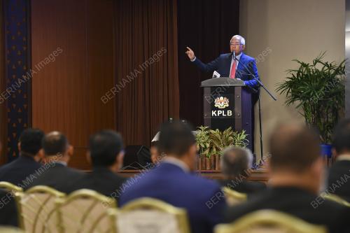 DATUK SERI MAHDZIR KHALID