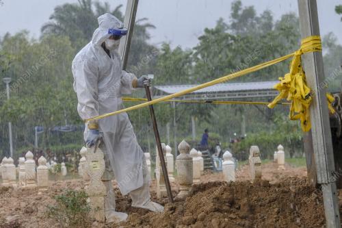PENGGALI KUBUR URUS PENGKEBUMIAN JENAZAH COVID-19