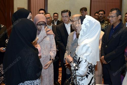 PTJ08_25072014_AGONG_MH17