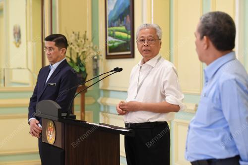 DATUK SERI ISMAIL SABRI YAAKOB