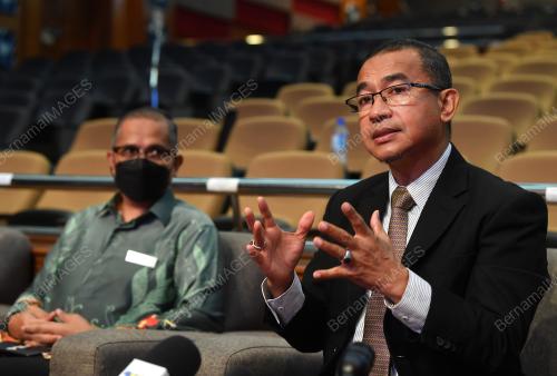DATUK DR NOOR AZMI GHAZALI
