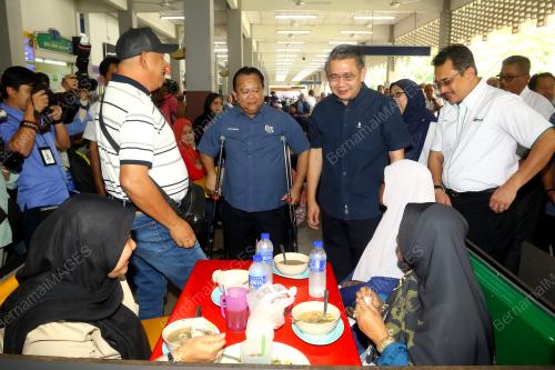 DATUK SERI SALAHUDDIN AYUB