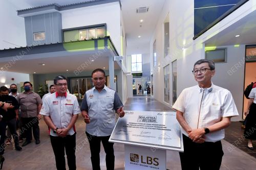 DATUK SERI REEZAL MERICAN NAINA MERICAN