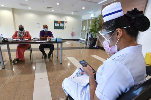 EMY ANTARA PENERIMA TERAWAL VAKISN PFIZER