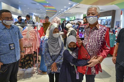 DATUK SERI ISMAIL SABRI YAAKOB