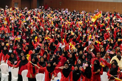 DATUK SERI ISMAIL SABRI YAAKOB