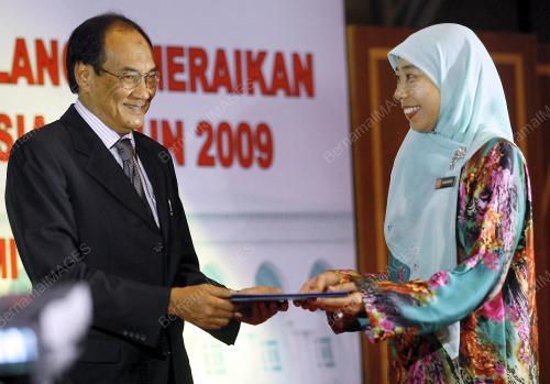 ZAKI TUN AZMI