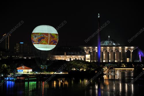 PTJ08_29042015_SKYRIDES2